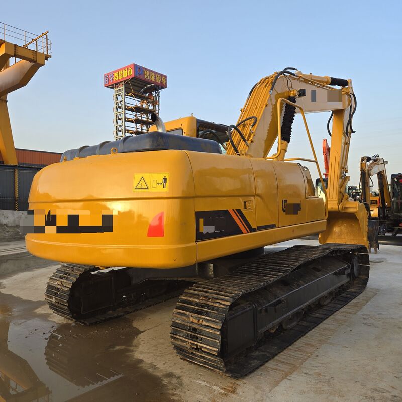 Excavadora usada de pista de la marca china 22T en excelente estado capacidad 1.1m3 potencia nominal 112kW para la construcción
