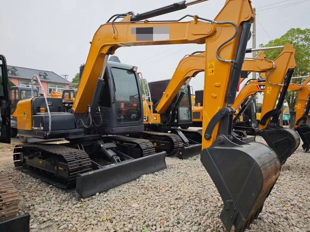Excavadora de orugas usada marca china 8.24 toneladas en excelente estado capacidad 0.3m³ potencia nominal 54.3kW para construcción