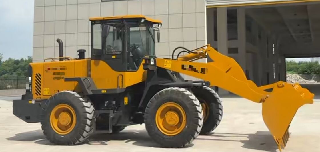 Used Chinese brand loader 3 tons in excellent condition  load capacity rated power 118 kW for construction