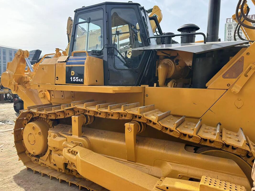 Nueva llegada Usada marca china bulldozer con orugas Capacidad del cubo 5 toneladas En excelente estado Potencia nominal 305 KW 14.07 L Para la construcción En excelente estado