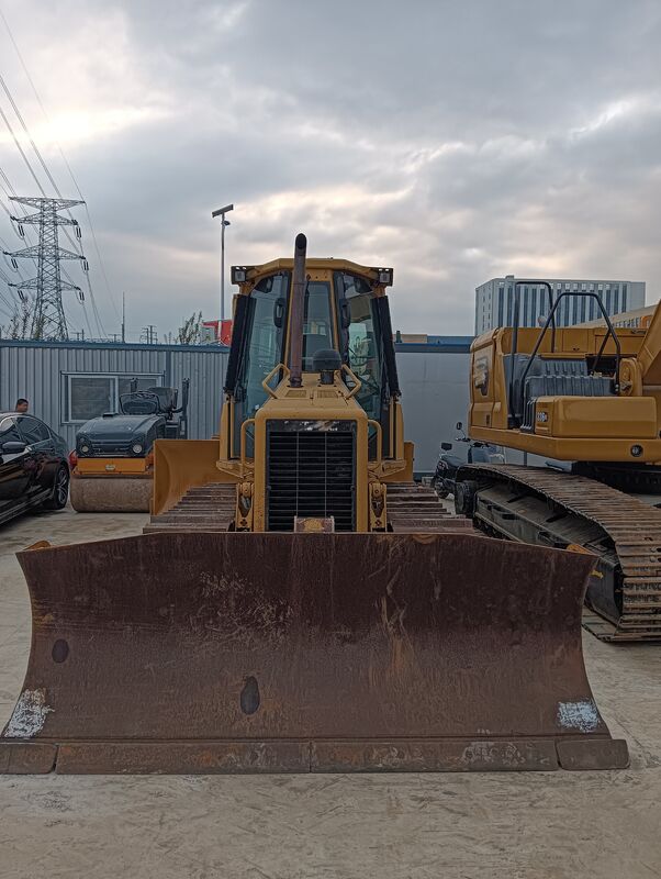 Bulldozer de la marca china de la pista de uso Capacidad de cubo 8.919 toneladas En excelente estado 74kW 5.0 L para la construcción