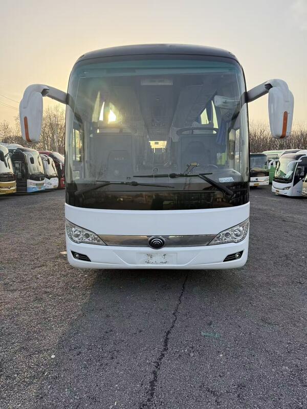 Autobús nuevo llegado de segunda mano Yutong Zk6122 Yuchai 330hp Ballesta 55 asientos Lujo Transporte con aire acondicionado