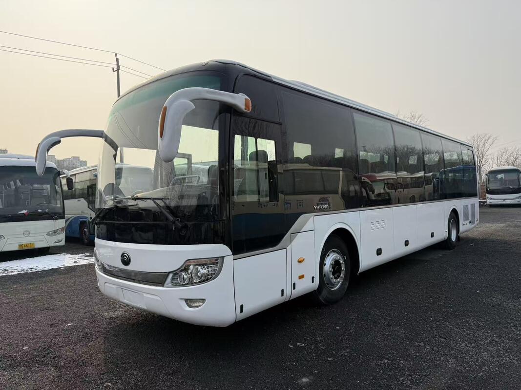 Autobús de turismo usado Yutong Zk6121 Yuchai 330hp Leaf Spring 67 asientos Lux transporte con aire acondicionado