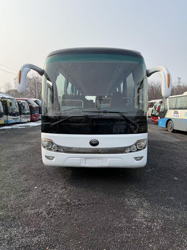Autobús de turismo usado Yutong Zk6121 Yuchai 330hp Leaf Spring 67 asientos Lux transporte con aire acondicionado