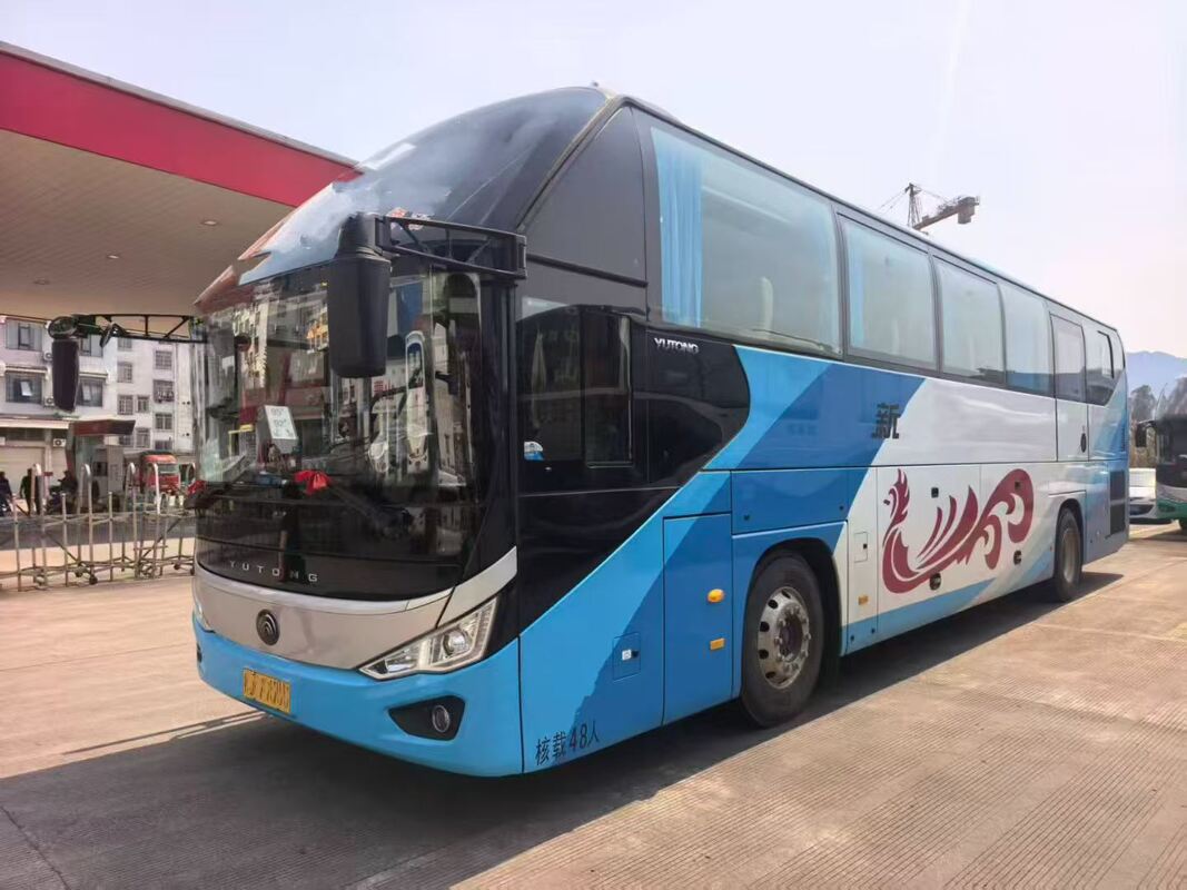 Autobuses usados Yutong Zk6128 Weichai 375hp Euro 5 Leaf Spring 48 asientos Transporte de lujo con aire acondicionado para traslado o larga distancia