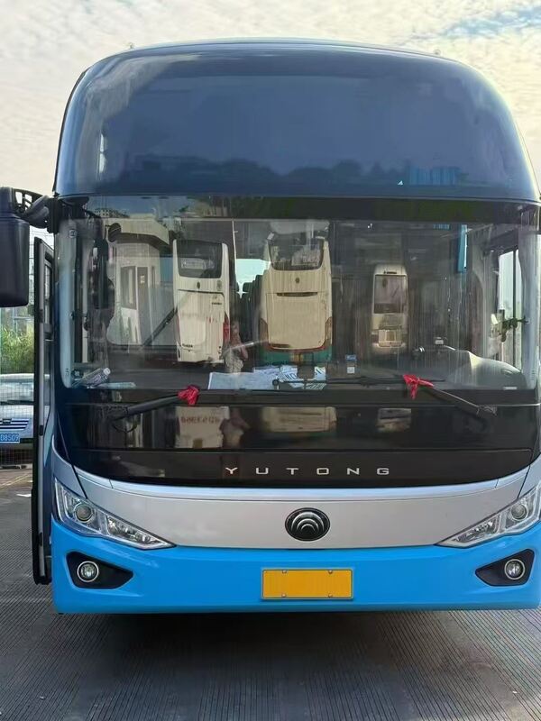 Autobuses usados Yutong Zk6128 Weichai 375hp Euro 5 Leaf Spring 48 asientos Transporte de lujo con aire acondicionado para traslado o larga distancia