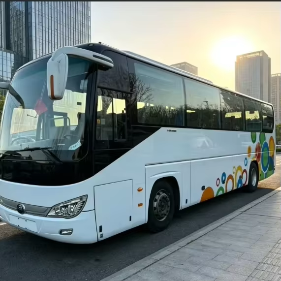 ZK6119 Autobús de transporte largo diésel 50 asientos Autobús de segunda mano Vehículo de pasajeros a la venta