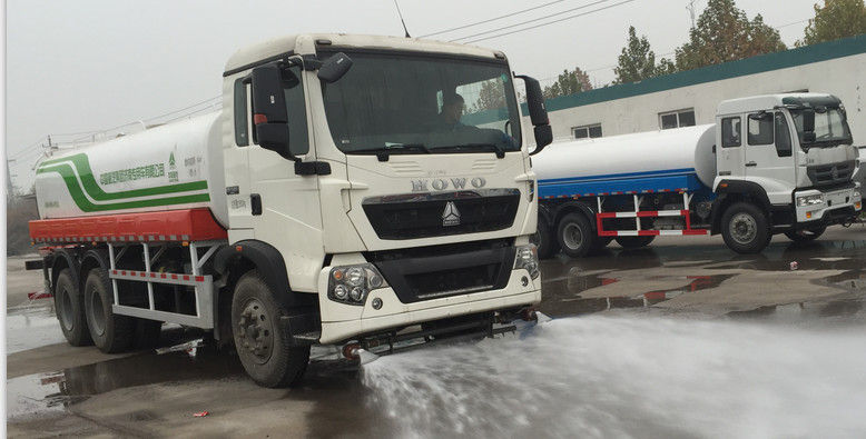 HOWO 336hp utilizó el tipo de conducción de los camiones LHD del agua operación fácil para la limpieza del camino