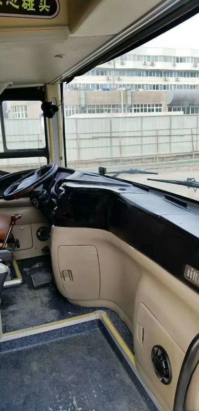 Autobús turístico de la mano de Yutong segundo, autobuses de lujo usados con el freno de disco de ruedas del motor 4 de Wechai