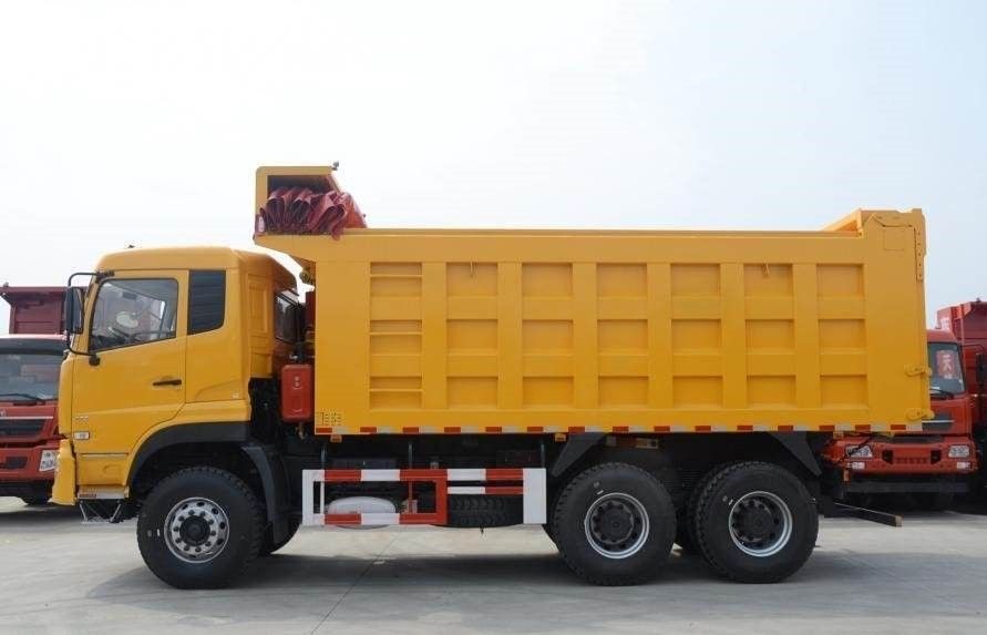 Camión volquete usado marca de DONGFENG 85 kilómetros por hora de la velocidad máxima con el motor B210 33