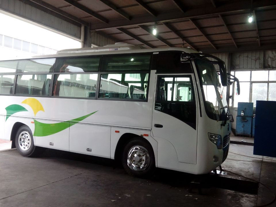 Estilo blanco usado Dongfeng del centro del motor de Yuchai de 2013 del AÑO del coche asientos del autobús 24-35