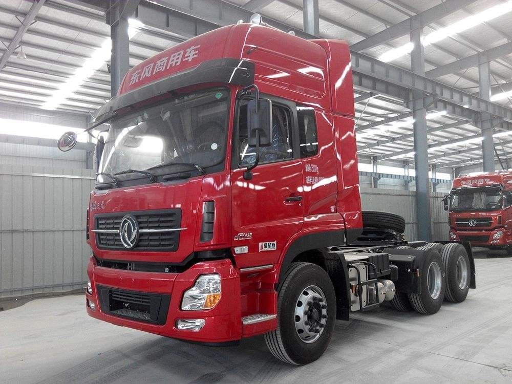 Dongfeng utilizó los remolques del camión, modo usado de la impulsión 6×4 de las unidades 7560×2500×3030m m del tractor