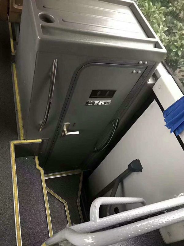 39 asientos utilizaron los autobuses de YUTONG puerta electrónica de 2013 años con el saco hinchable de la caja fuerte del retrete