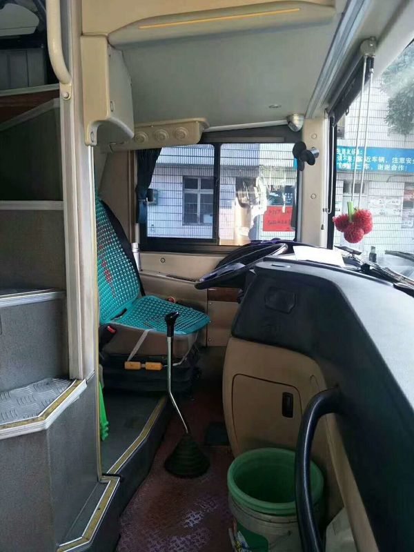 Autobús usado marca del coche de Yutong 2014 años el nueve por ciento de nuevo con el motor diesel de 39 Seat