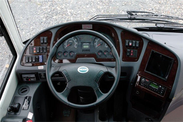 El mini autobús usado Seat más arriba 35, diesel usado entrena la distancia entre ejes 4250m m de la velocidad de 100 kilómetros por hora