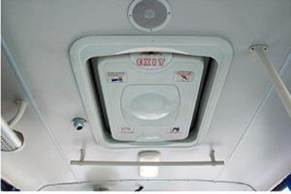 La marca de ZHONGTONG utilizó el autobús del coche el poder máximo 80kw del motor de Yuchai de 2011 asientos del año 24