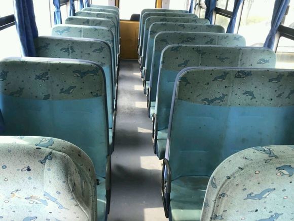 El diesel de LHD modela la escuela Van, pequeños autobuses escolares usados de la segunda mano con 37 asientos