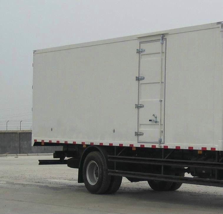 El 2do camión de la mano de Sinotruk Howo 2015 años hizo el modo 9995x2498x3750m m de la impulsión de 160hp 4×2