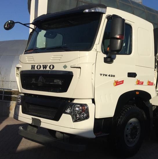 380HP HOWO A7 utilizó el tipo de elevación capacidad de la parte delantera del camión volquete del petrolero del combustible de 300L