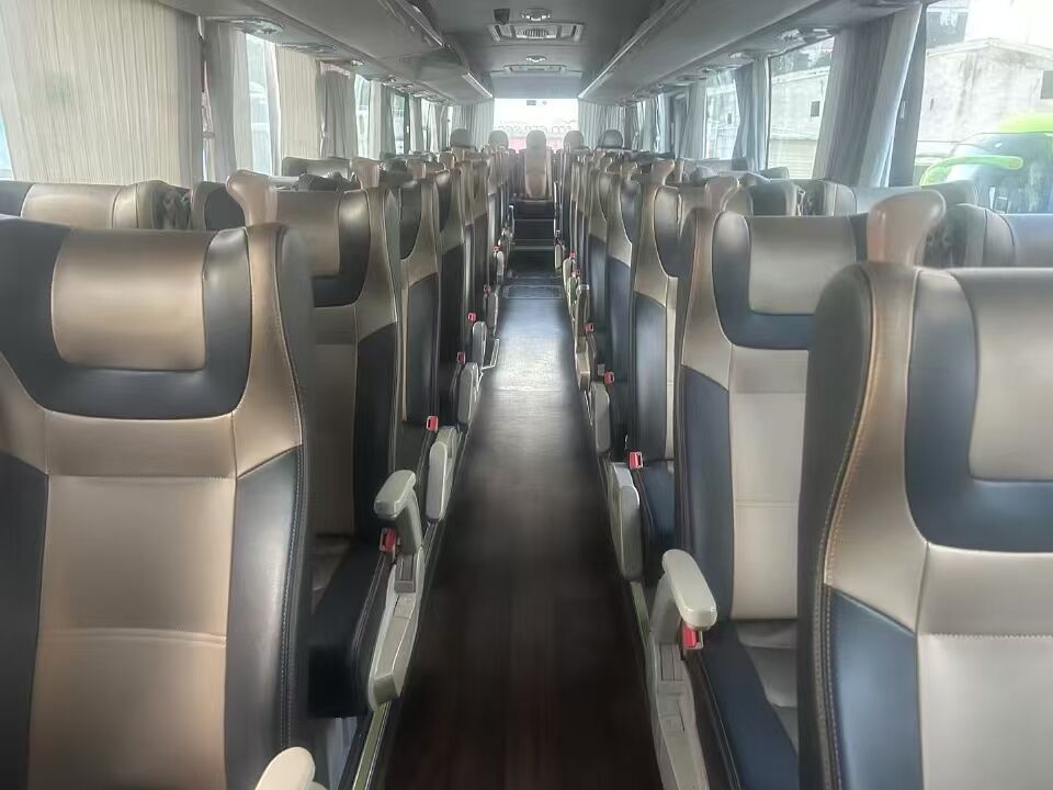 Autobús de pasajeros usado Yutong 6122 de 54 asientos, motor diésel Weichai, autobús turístico usado para África