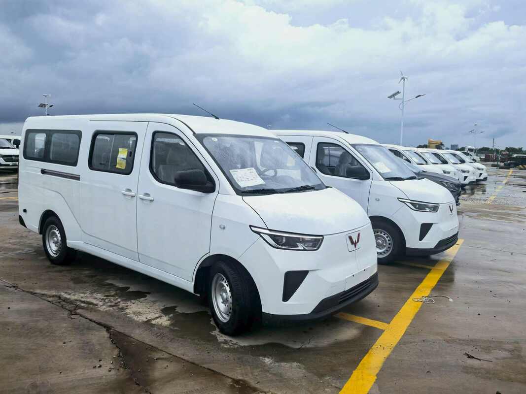Wuling Yangguang EV, minibús eléctrico, furgoneta eléctrica de pasajeros de 9 plazas, autobús lanzadera eléctrico puro, autobús eléctrico ligero, microbús eléctrico LHD