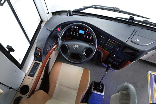 68 asientos diesel de 2013 años utilizaron el autobús del coche con estándar de emisión equipado aire/acondicionado del euro III