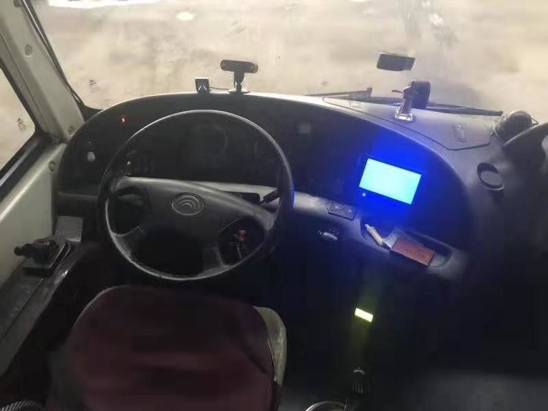 Nuevo autobús usado del pasajero de la marca de Yutong de la llegada rojo transmisión manual de 2013 años