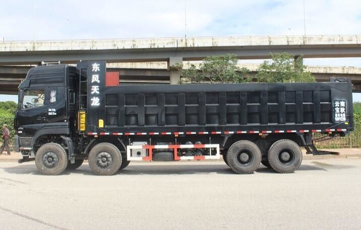 8x4 euro IV/de la impulsión 420HP camiones usados V del trabajo con Dongfeng Cummins Engine