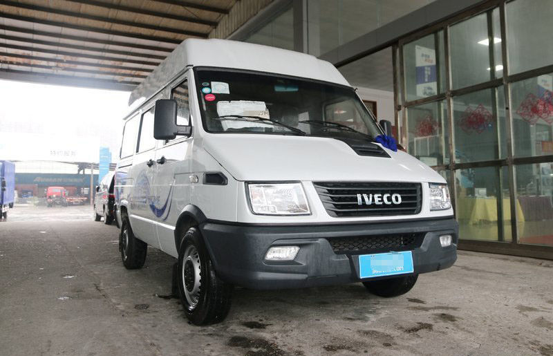 Marca blanca Usado y nuevo minibús 6 asientos 129 CV Diesel 2013-2018 año