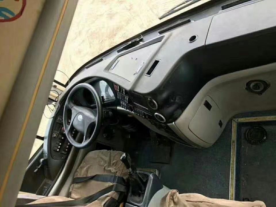 autobús de lujo usado asientos comerciales usado diesel de los coches del autobús 60-70 del 14m Yutong ZK6147
