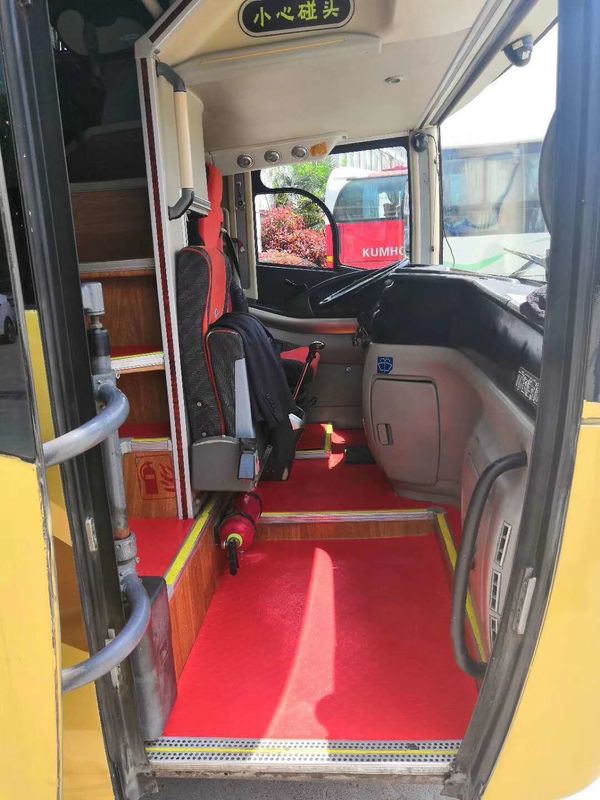 Yutong usado 2013 años transporta 59 Seaters una capa y media dirección de la mano izquierda