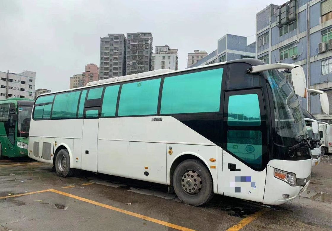 2013 años Yutong usado diesel transportan 58 color del blanco de Zk 6110 de los asientos