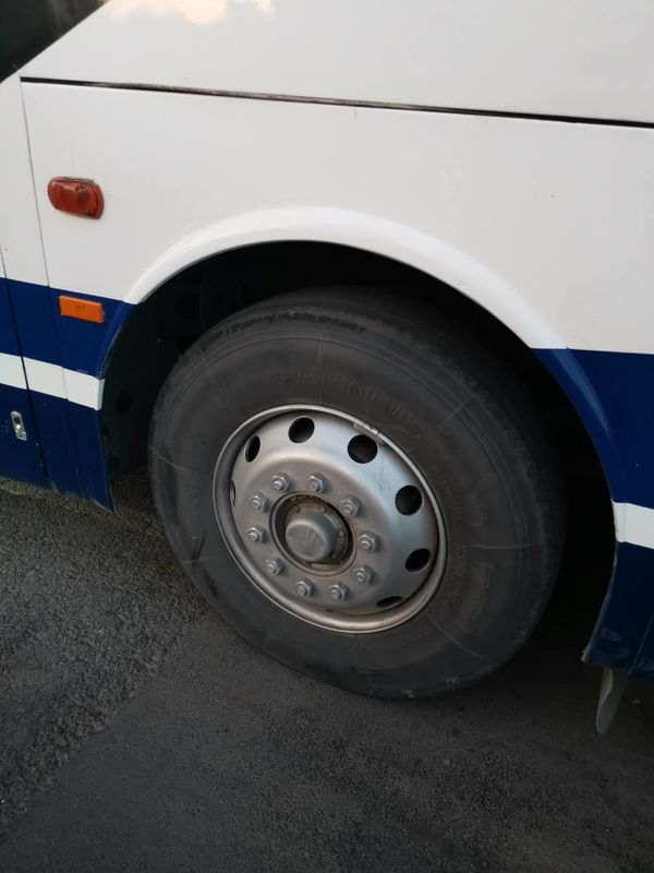 La impulsión de la mano izquierda utilizó los autobuses/de Yutong autobús usado 2011 años del coche para la compañía del transporte
