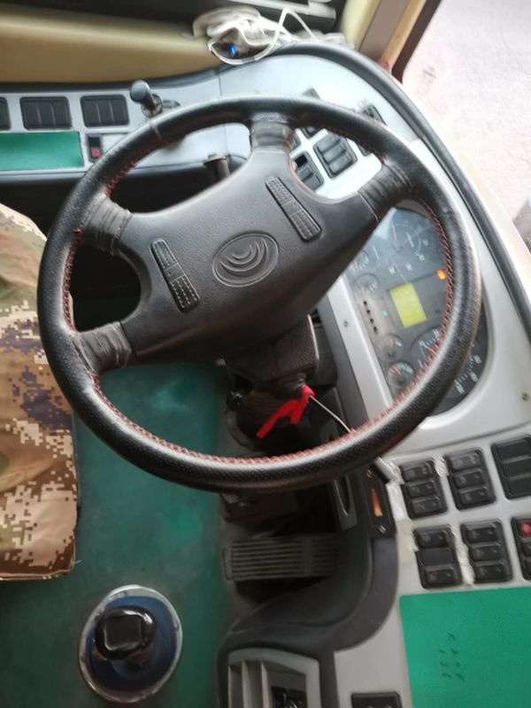 La impulsión de la mano izquierda utilizó los autobuses/de Yutong autobús usado 2011 años del coche para la compañía del transporte