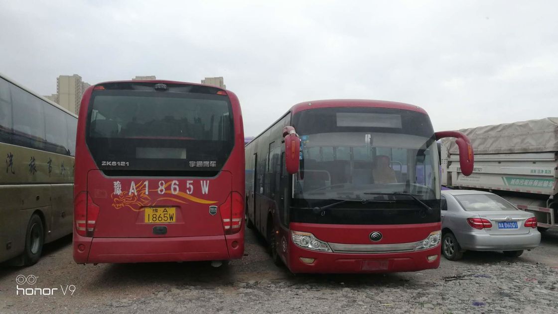 Yutong rojo utilizó puertas diesel del aire/acondicionado dos de la ayuda del autobús ZK6121HQ3Z 68 Seat RHD del práctico de costa