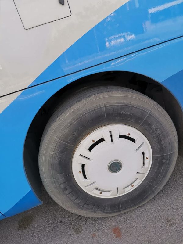 Impulsión usada Yutong de la mano izquierda del motor diesel del autobús del práctico de costa de los asientos 6122HQ9A 51 con el aire/acondicionado