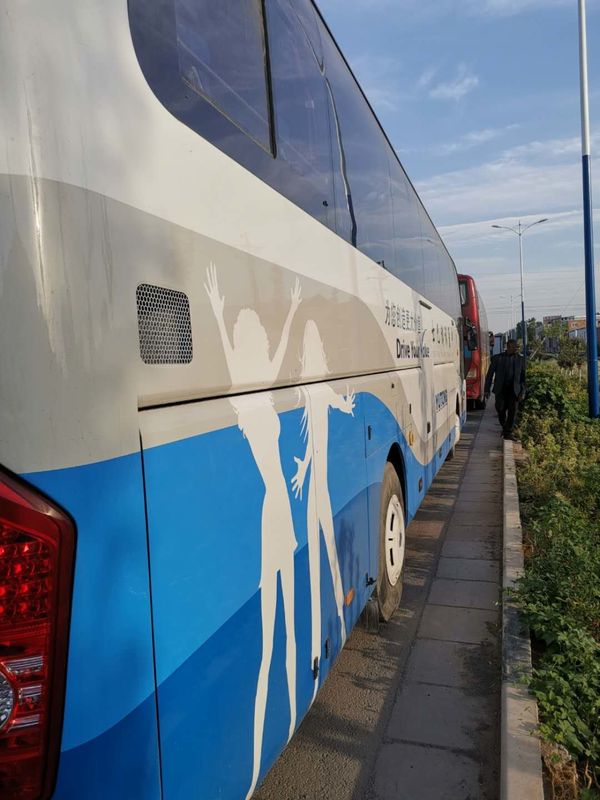 Impulsión usada Yutong de la mano izquierda del motor diesel del autobús del práctico de costa de los asientos 6122HQ9A 51 con el aire/acondicionado