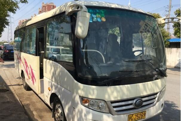 Autobús de Yutong del motor diesel del euro III el mini los asientos de 2011 años 23 utilizó la caja de engranajes automática