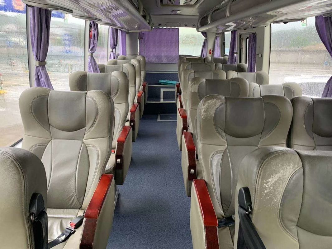Autobús de la ciudad de Yutong de la serie ZK6858, mano izquierda diesel del autobús de Seater del blanco 19 que dirige 2015 años