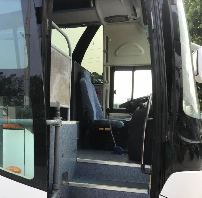 LHD/RHD utilizó poder del motor del autobús 100km/H Max Speed 162kw de Yutong 45 Seater