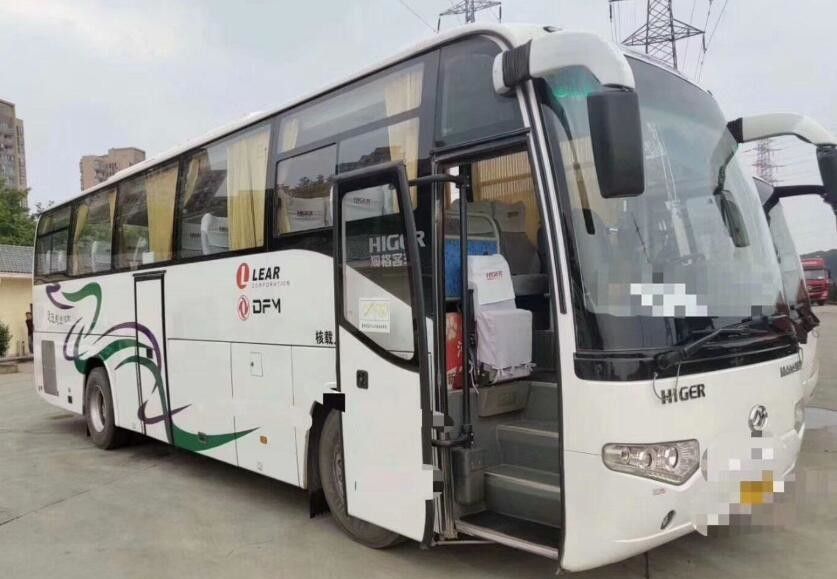 autobús usado del coche del motor diesel de la longitud 10m una marca más alta de 2013 asientos del año 47
