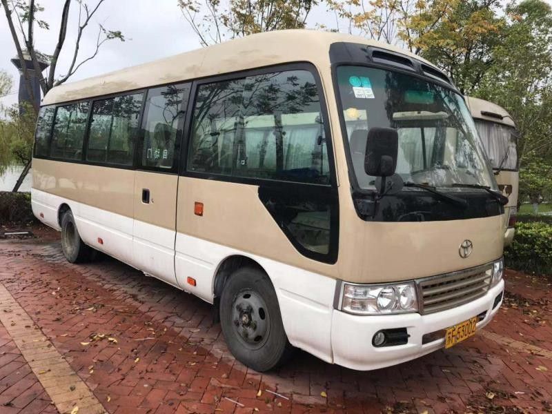 El práctico de costa de Toyota de 2010 años utilizó altura del autobús del motor diesel 2585m m de los asientos 15B del autobús 23