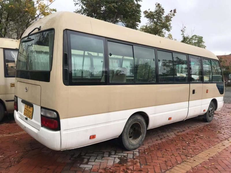El práctico de costa de Toyota de 2010 años utilizó altura del autobús del motor diesel 2585m m de los asientos 15B del autobús 23