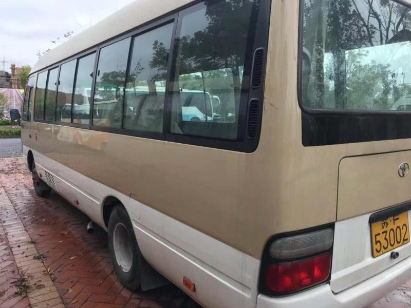 El práctico de costa de Toyota de 2010 años utilizó altura del autobús del motor diesel 2585m m de los asientos 15B del autobús 23