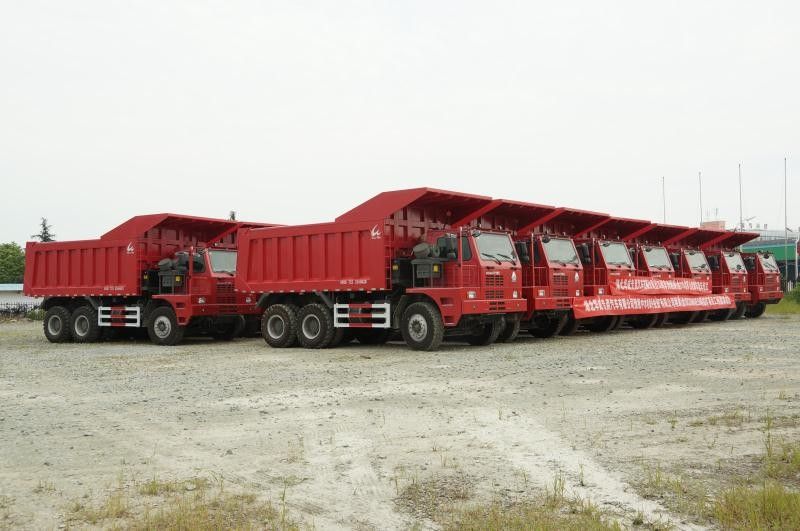 toneladas de Minning de 371HP camión volquete usado Sinotruck 50 - 70 de los camiones volquete de conducción de la mano izquierda