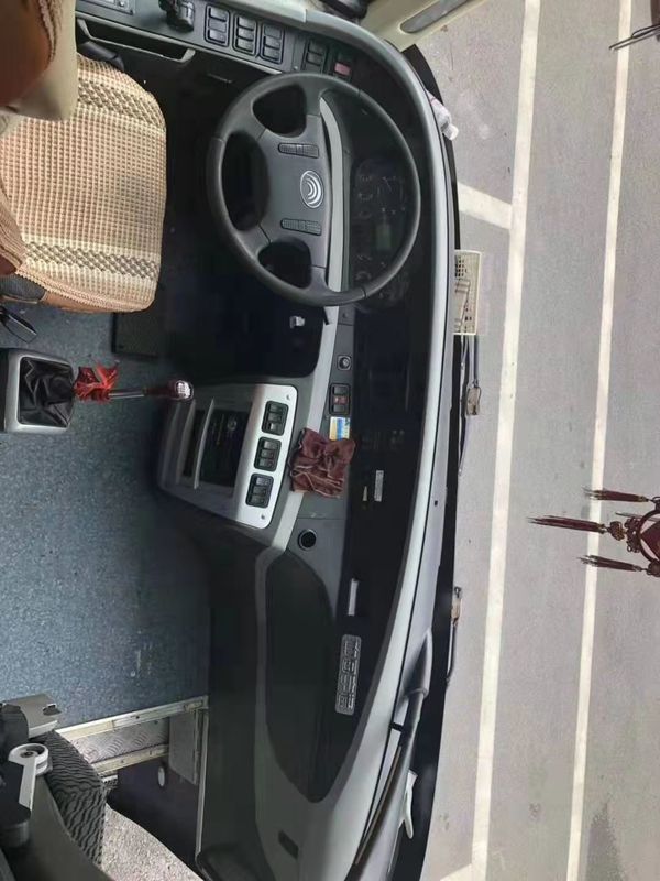 El diesel usado de Seat de los autobuses 55 de Yutong que viaja 2013 años LHD conduce 12000 el × 3890m m del × 2550