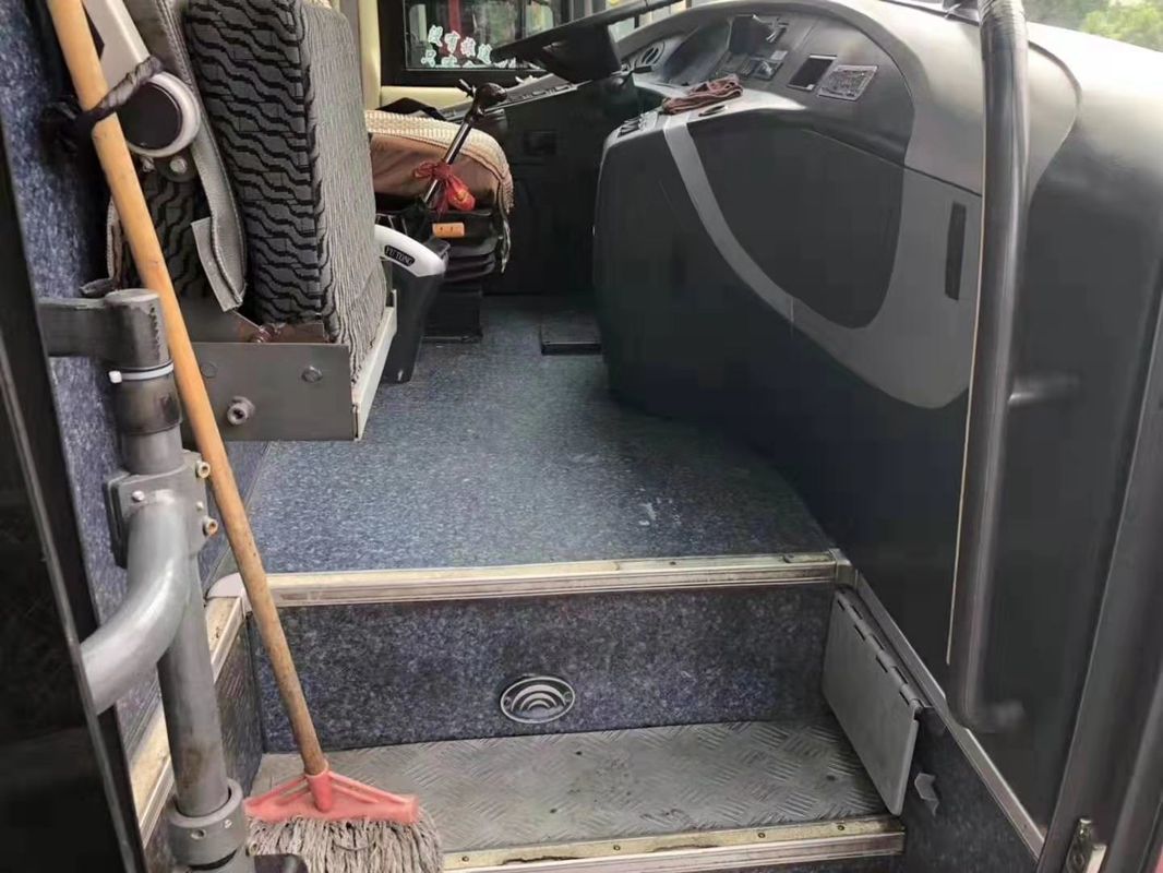 El diesel usado de Seat de los autobuses 55 de Yutong que viaja 2013 años LHD conduce 12000 el × 3890m m del × 2550