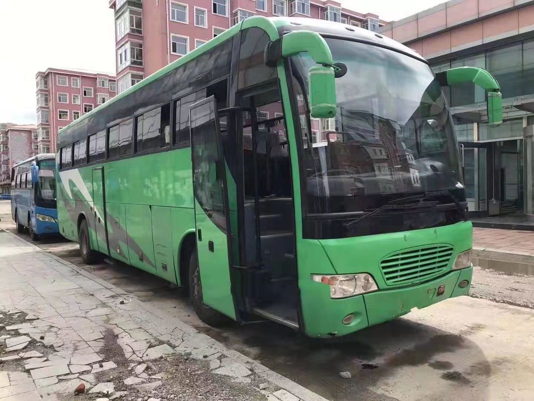 El verde delantero del motor utilizó asientos del bus turístico 51 dos puertas LHD/diesel de la ayuda de RHD 2010 años