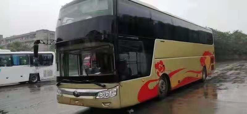 100km/H la velocidad máxima Yutong usado transporta uno y el medio apilador 50 asienta 2011 años