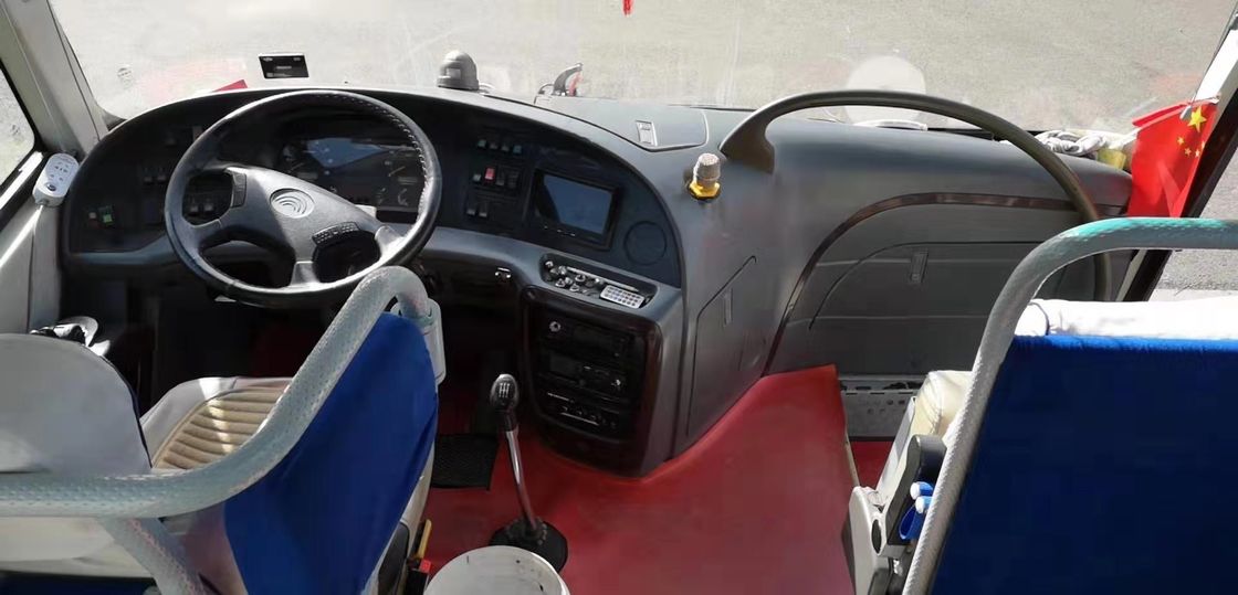 Yutong usado grande transporta asientos del autobús turístico 39 de la segunda mano 8995 x 2500 x 3450m m